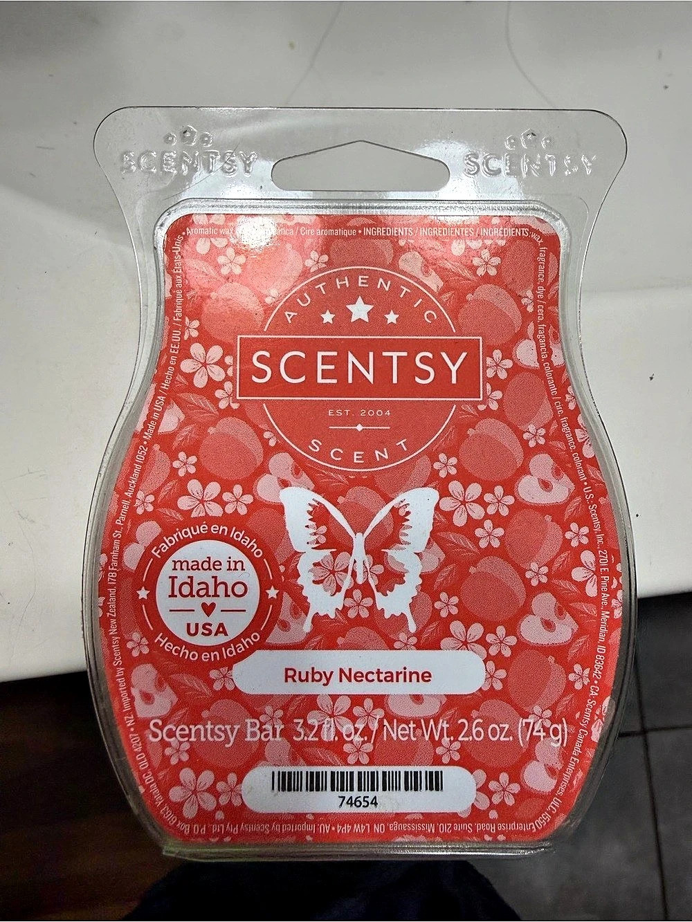 Scentsy Ruby Nectarine Scentsy Bar in Red